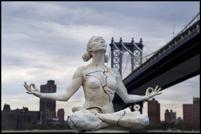 Manhattan Bridge Statue