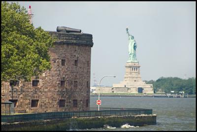 Castle Williams and Statue of Liberty