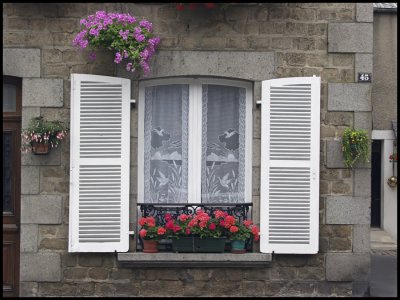 Villedieu-les-Poules Window #1