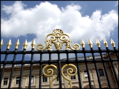 Louvre Fence