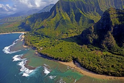 Coral reefs fronting Tunnels and Ke' e beaches, Kauai ,HI