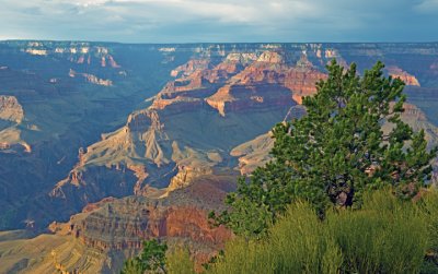 Rim Trail viewpoint, Grand Canyon National Park, AZ