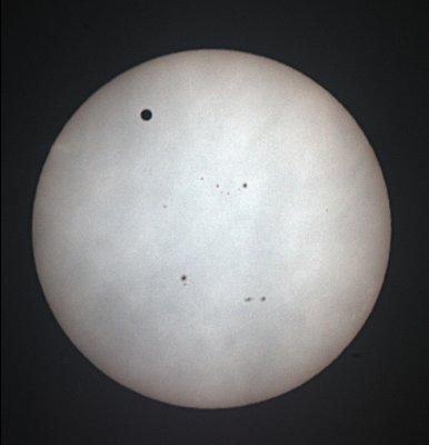 Transit of Venus - Last clear image before setting over roof of house