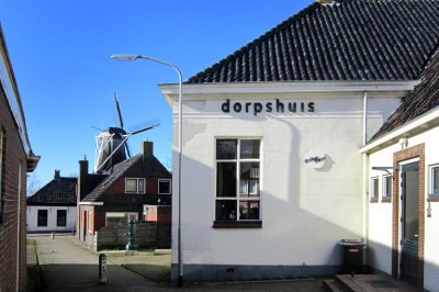 Eenrum - Dorpshuis en molen 'De Lelie'