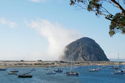 Morro Rock, fog plume