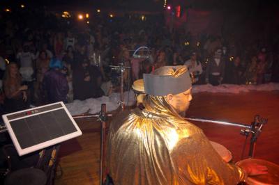 g4/44/583644/3/51856305.SmallPerformeballstage076.jpg