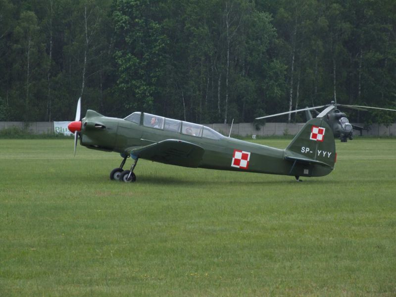 Yakovlev Yak-18 preparing to start.jpg