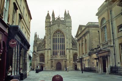 Bath Abbey & Roman Baths Pump Room (right)