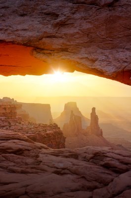 Mesa arch window flare