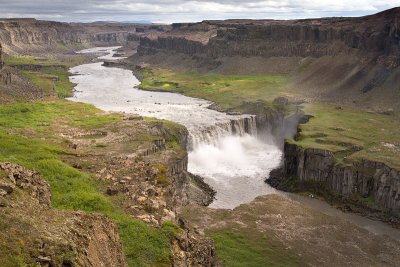 Dettifoss falls