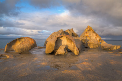 Remarkable Rocks sunrise golden
