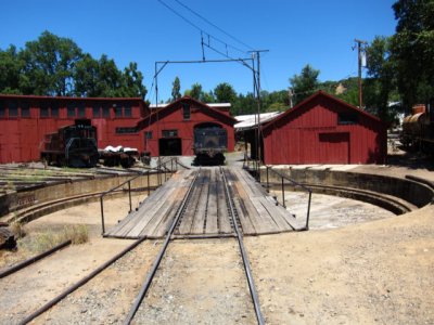 Roundhouse Turntable.jpg