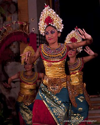 Bali Dancing Girls IMG_6110-1.jpg