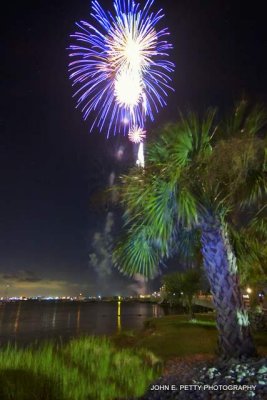 Palm Harbor Fireworks IMG_7814.jpg