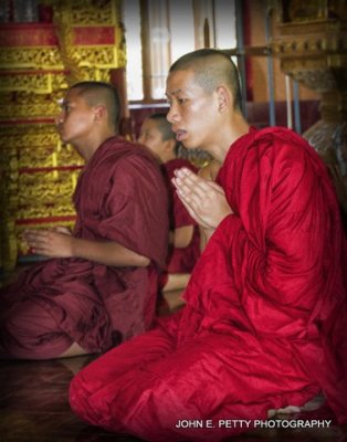 Burma Monks_MG_6912.jpg