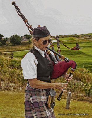 Spanish Bay Bagpiper_MG_8879.jpg