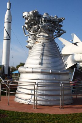 Saturn rocket motor