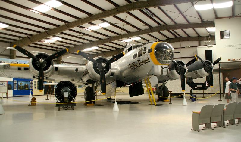 Lima Air Space - B17 01.jpg