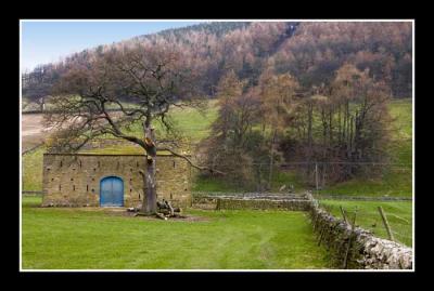 Briclark_Old-Barn-with-Blue-Door-Canon 20D_0013.jpg