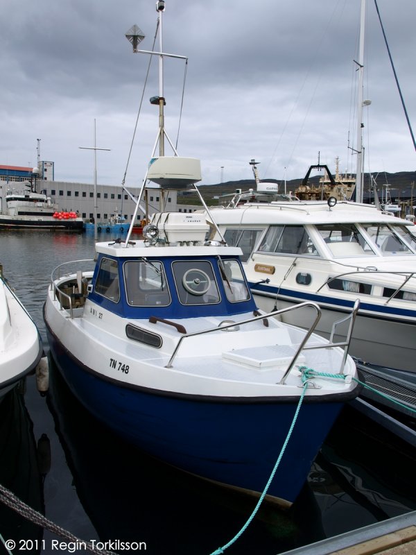 Blikur TN 748