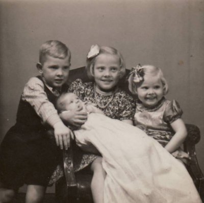 Andrias, Anna, Mamma og Finnbjrg.