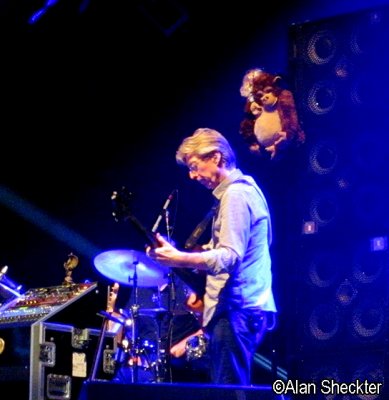 Phil Lesh ... and friend watching over him
