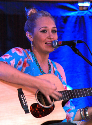 Hawaiian singer-songwriter Anuhea