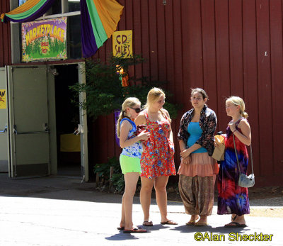 Friends near the Marketplace store