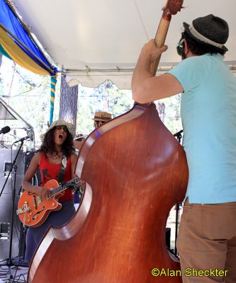 Rupa & the April Fishes - Sierra Stage