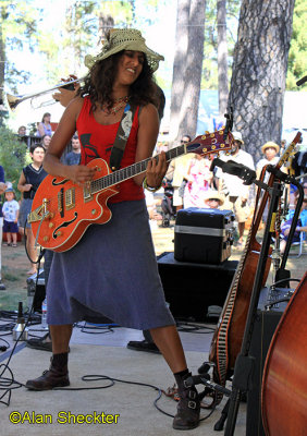 Rupa & the April Fishes - Sierra Stage