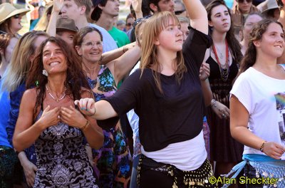 Dancing to Delhi 2 Dublin - Pine Tree Stage