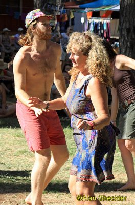 Dancing to the Nigerian Brothers, Sierra Stage