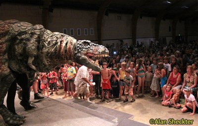 ERTH's T-Rex, Welcome Stage