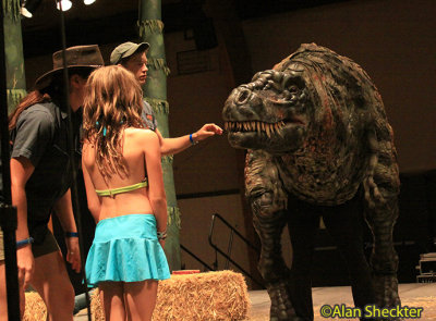 ERTH's T-Rex, Welcome Stage