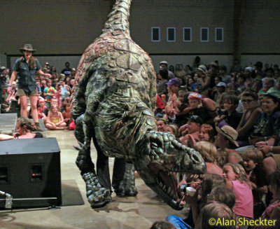 ERTH's T-Rex, Welcome Stage