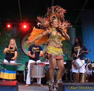 Novalima with members of Samba da Terra, Meadow Stage