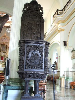 Puerta Vallarta, Mex-cathedral in the old city