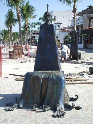 Puerta Vallarta, Mex-very weird sculptures