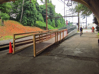 ramp for disabled, with temporary railing