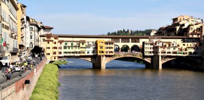 Ponte Vecchio from Ponte Santa Trinita     7786
