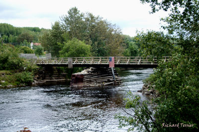Pohngamook - vieux pont frontalier 0723.jpg