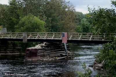 Pohngamook - vieux pont frontalier 0724.jpg