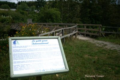 Pohngamook - vieux pont frontalier 0727.jpg