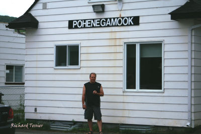 Pohngamook - poste frontalier 0730.jpg