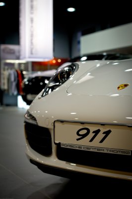 Porsche Center 04.jpg