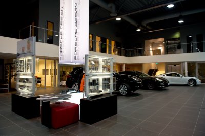 Porsche Center 32.jpg