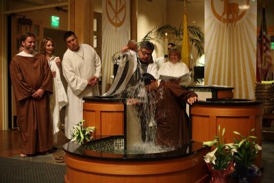 OLG_EasterVigil_23Apr2011_ 083 [800x600].JPG