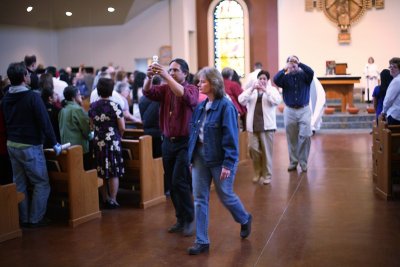 OLG_HolyThursday_21Apr2011_ 004b_s [800x600].JPG