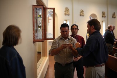 OLG_HolyThursday_21Apr2011_ 007 [800x600].JPG