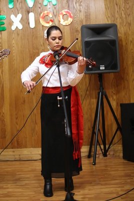 CincoDeMayo_LC_OLG_30Apr2011_2_ 044 [800x600].JPG
